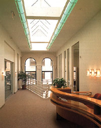 aud_lob.jpg.jpg (17218 bytes)